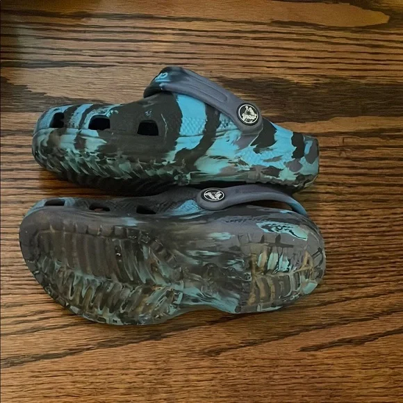 CROCS Blue and Black Sandals with Perforated Design - Picture 4 of 5